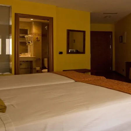 Carlos V Hotel 2*